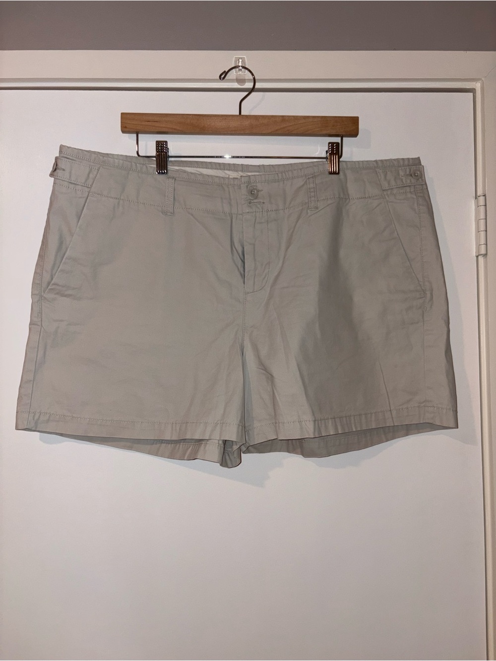 Gap 'Favorite Chino' Shorts in Light Bone Gray